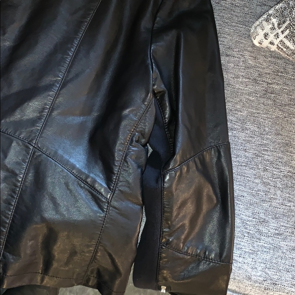 Lightweight black jacket - Picture 5 of 8